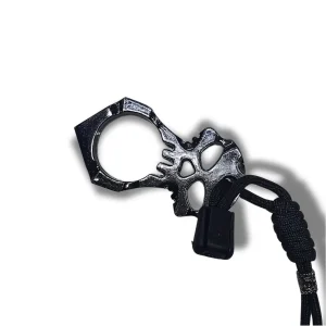 tay Gấu xỏ ngón móc khóa đầu lâu